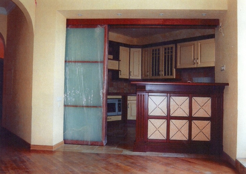 Перегородка для кухни в классическом стиле Альметьевск