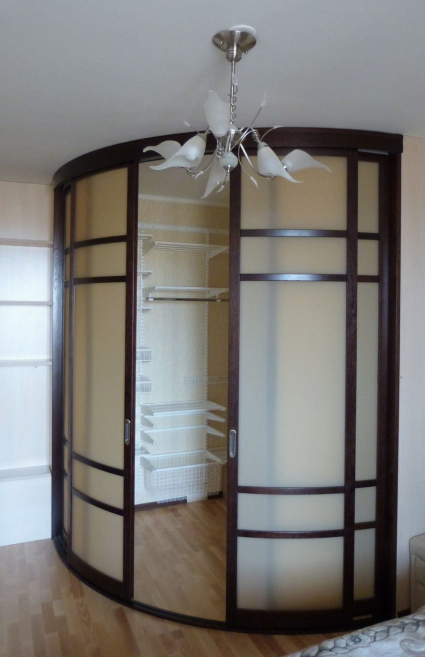Радиусная полукруглая угловая гардеробная комната Альметьевск