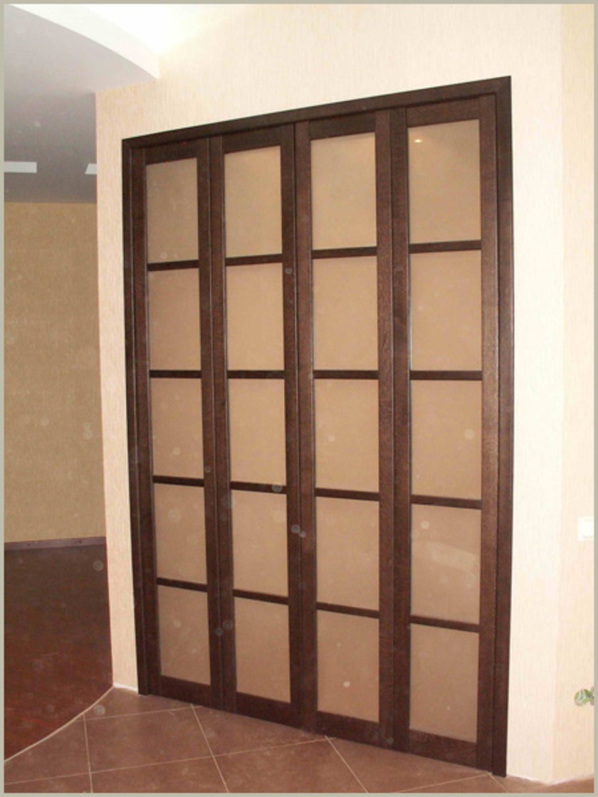 Двери гармошка с матовым стеклом и накладными разделителями Альметьевск