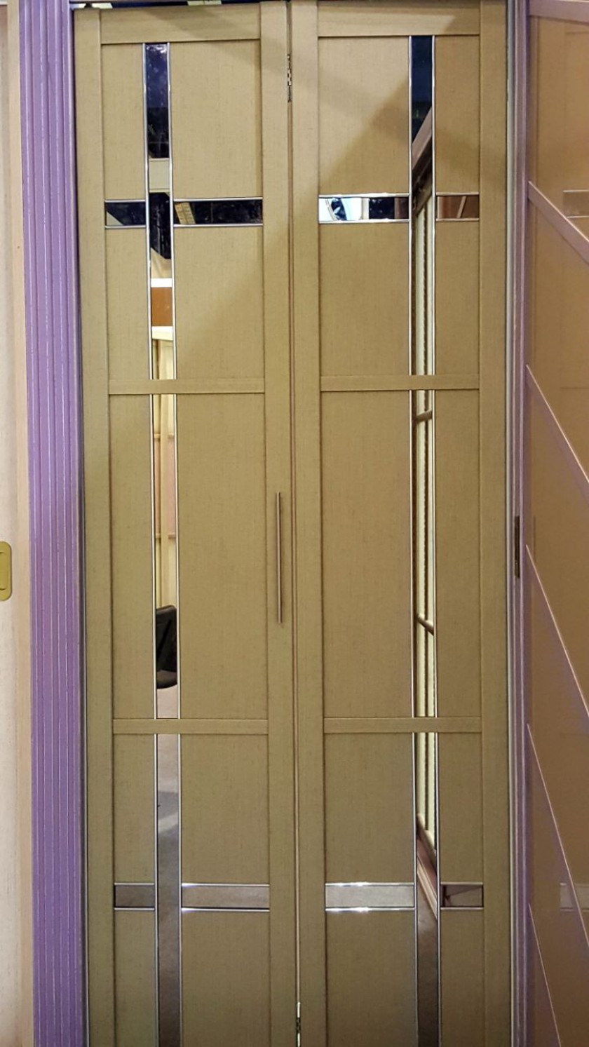 Двери гармошка шпонированные с зеркальным декором Альметьевск
