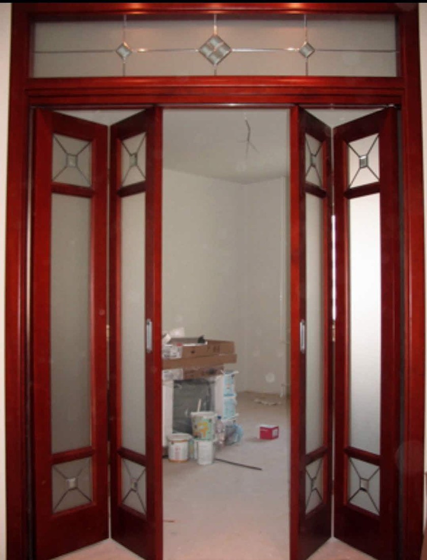 Дверь гармошка с декоративными стеклянными вставками Альметьевск