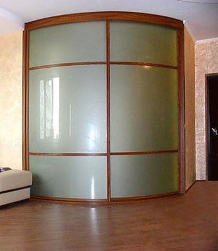 Встроенный шкаф купе радиусный в классическом стиле Альметьевск